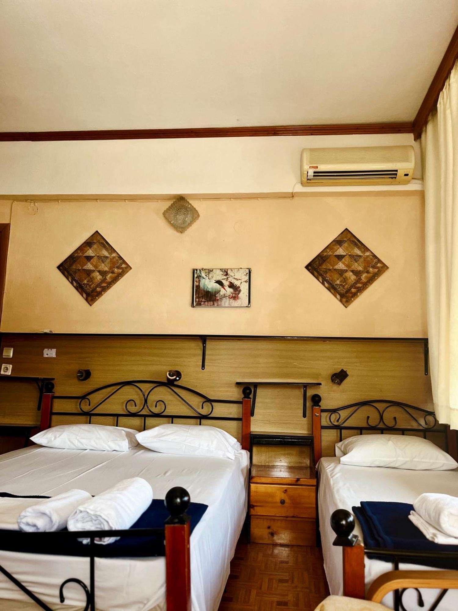 Hotel Holiday Керамоті Екстер'єр фото